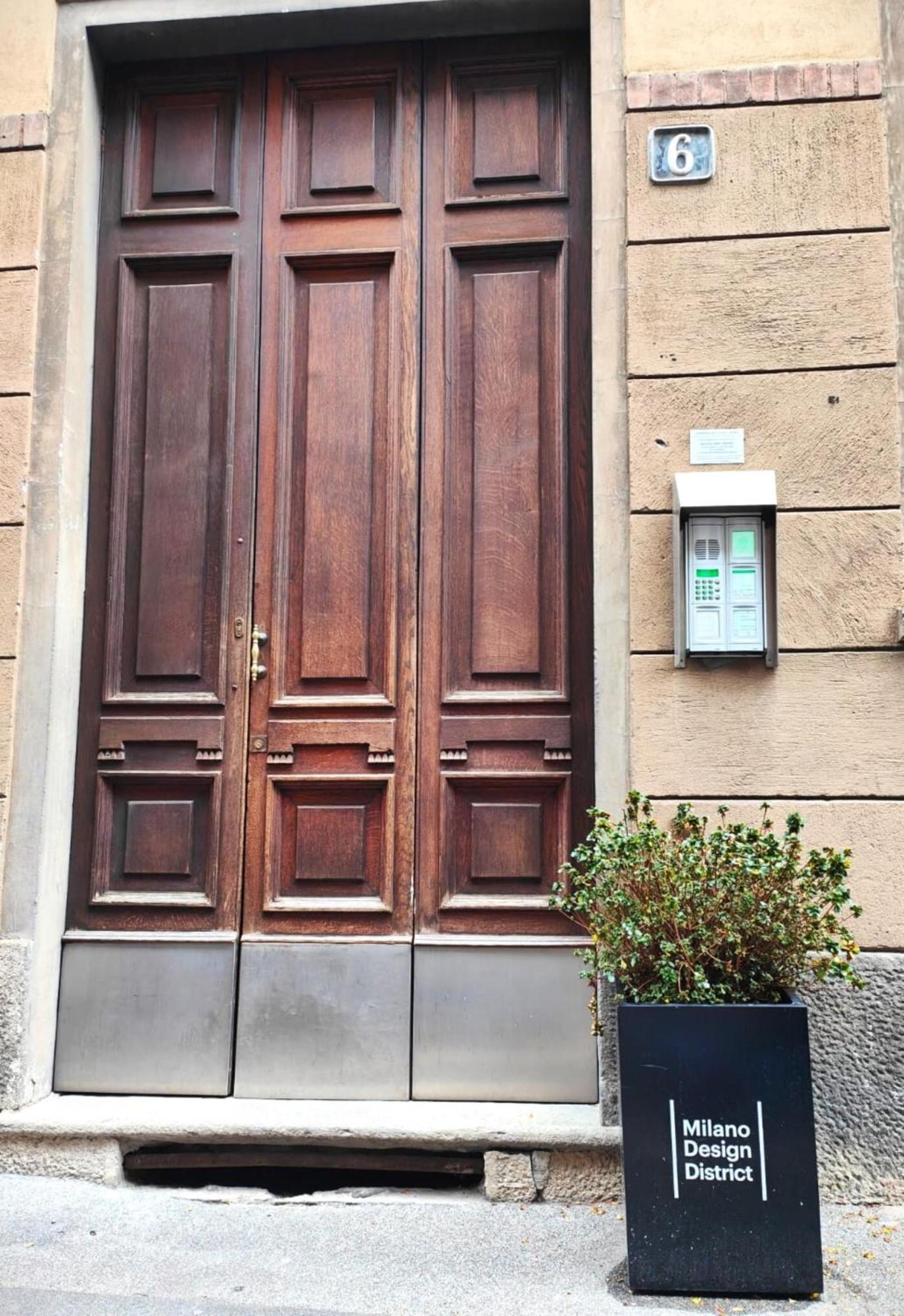 B And G San Babila- Luxury In The Heart Of Milano - Design District Hotel Exterior photo